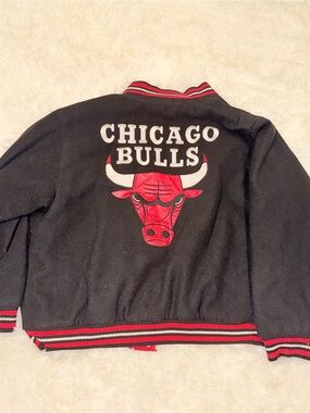 Reversible vintage bulls bomber